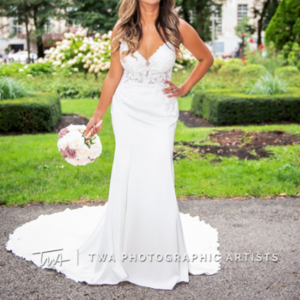 BEAUTIFUL MERMAID WEDDING DRESS